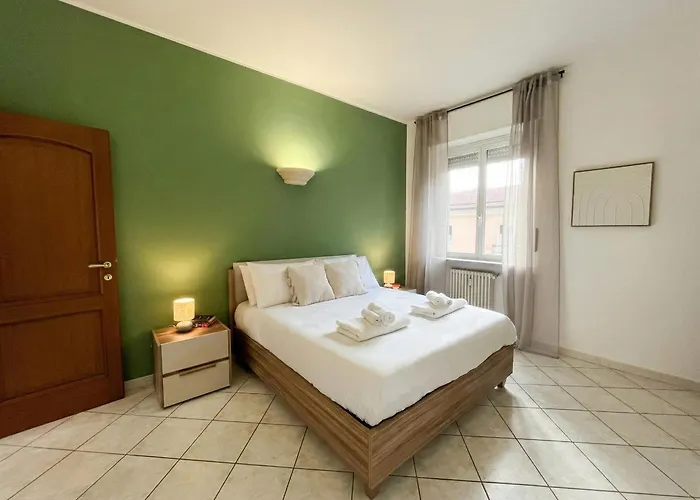 - 1 Living Self Check-in Apartment